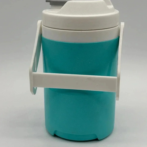 Igloo 1/2 Gallon Laguna Sport Beverage Jug with Hooks - Light Blue - Picture 7 of 7